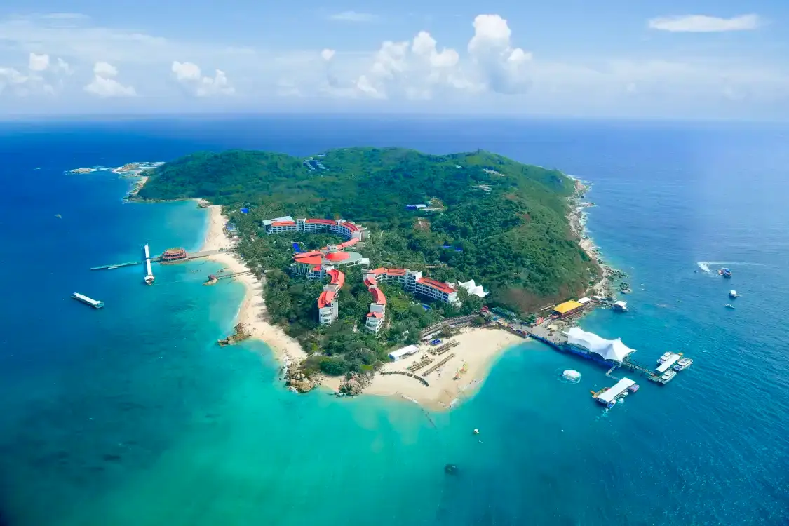Hotels near Wuzhizhou Island