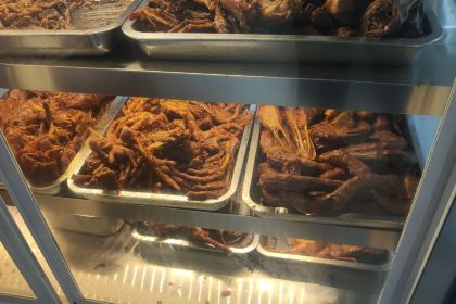 周黑鸭(喀什尕尔路店)