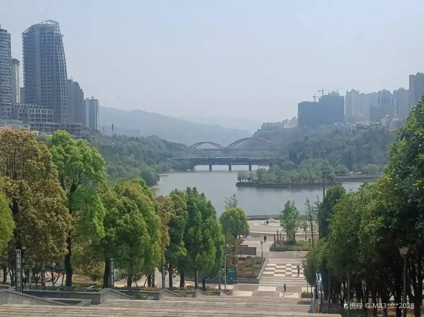 Hotels near Donghu Park