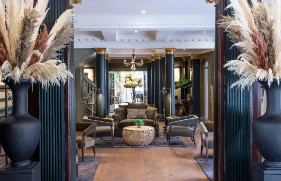 Redgrave Restaurant & Lounge at the Bush Hotel