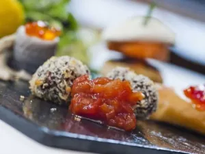 amber RESTAURANT & WHISKY BAR