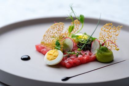 FIVE – GRILL & LOUNGE