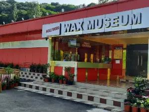 Hollywood Wax Museum & Aquarium