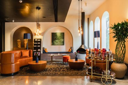 MESS gallery restaurant&bar