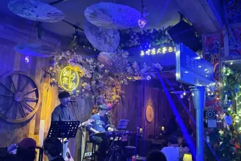 朝花夕拾音乐酒吧(乌镇店)