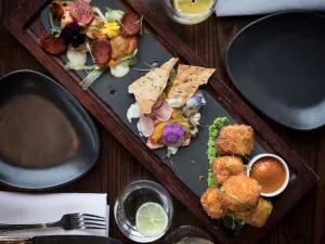Fiddlesticks Restaurant & Bar
