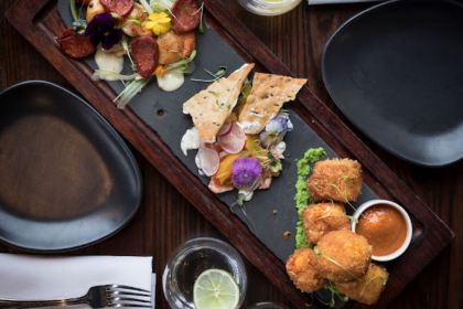 Fiddlesticks Restaurant & Bar