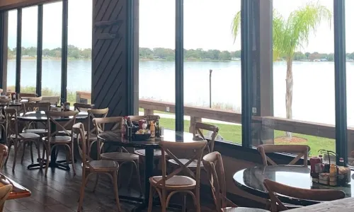 Grills Lakeside Seafood Deck & Tiki Bar