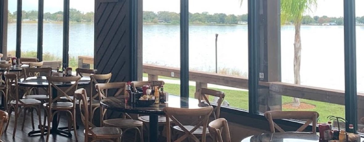 Grills Lakeside Seafood Deck & Tiki Bar