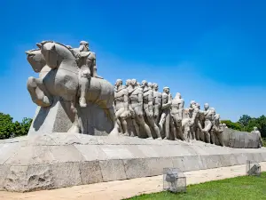 Monumento a las Bandeiras