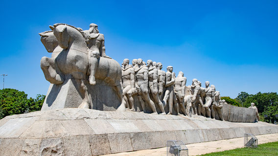 Monumento a las Bandeiras