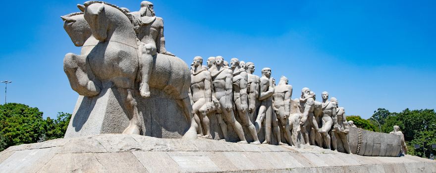 Monument aux Drapeaux