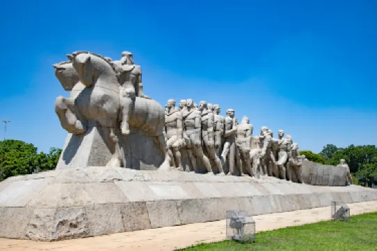 Monumento a las Bandeiras