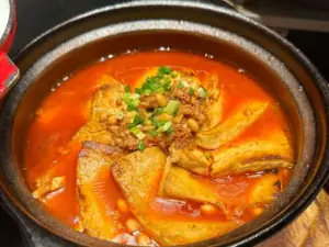 帅巴人东西子田园饭庄