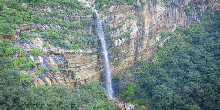 Luya Waterfall