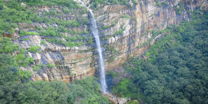 盧崖瀑布風景區