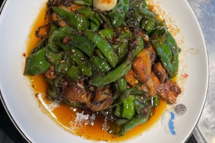 陈大锅·铁锅大鱼头(步行街店)