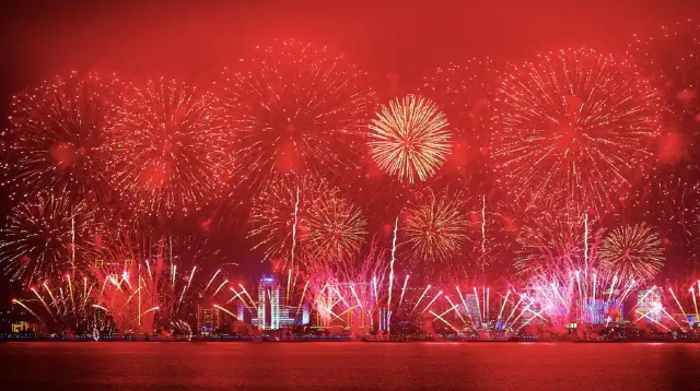 Shantou 2025 New Year's Large scale Fireworks Display | Shantou
