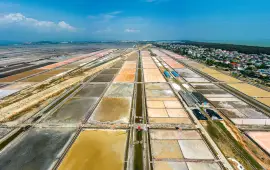 Yinggehai Salt Flats