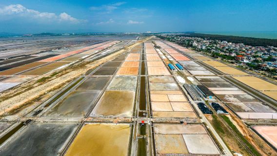 Yinggehai Salt Flats