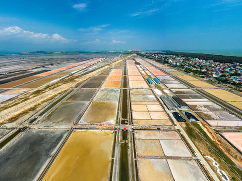 Yinggehai Salt Flats