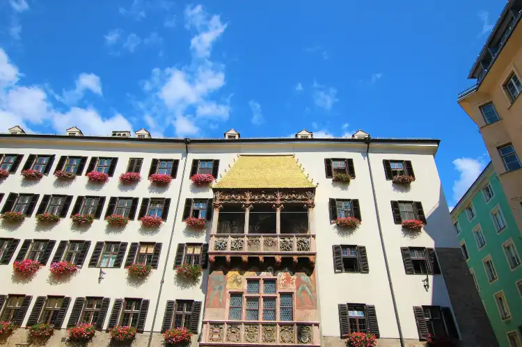 Hotel dekat Museum Golden Roof