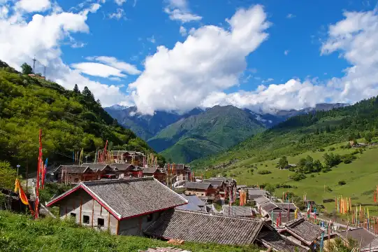 Hotels near Zhongcha Ditch