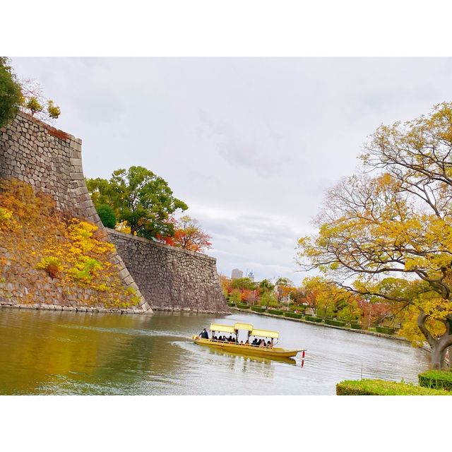 最美的赏秋地...大阪城公園