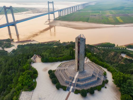 Sanhuang Mountain Taohuayu Tourism Region