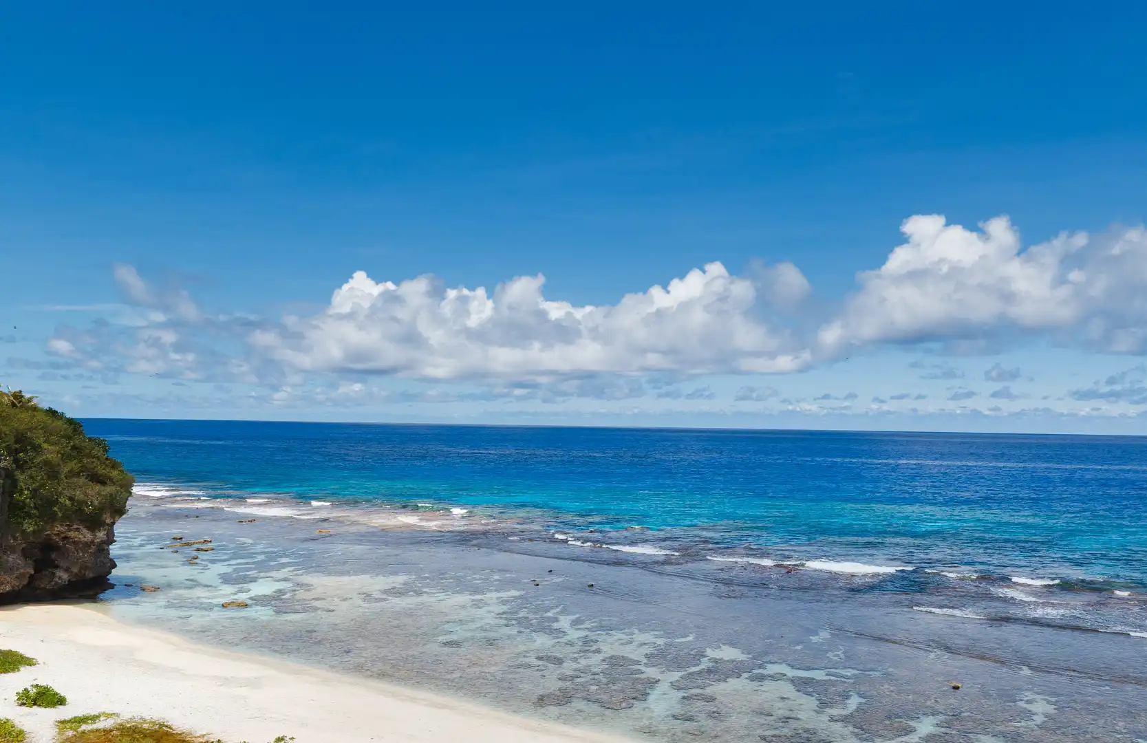 Hotels near Laulau Beach