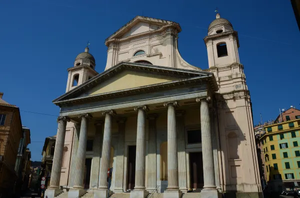 Hotel dekat Basilica della Santissima Annunziata del Vastato