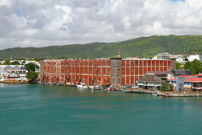 Hotels in Port Louis With Spas