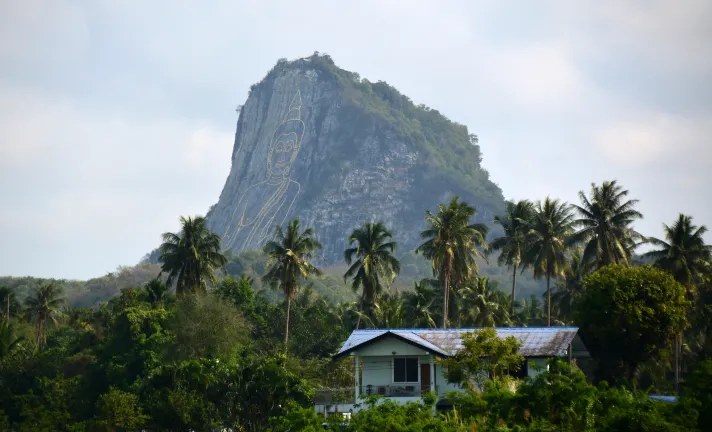 โรงแรมในตำบล แสมสาร มีสระว่ายน้ำ