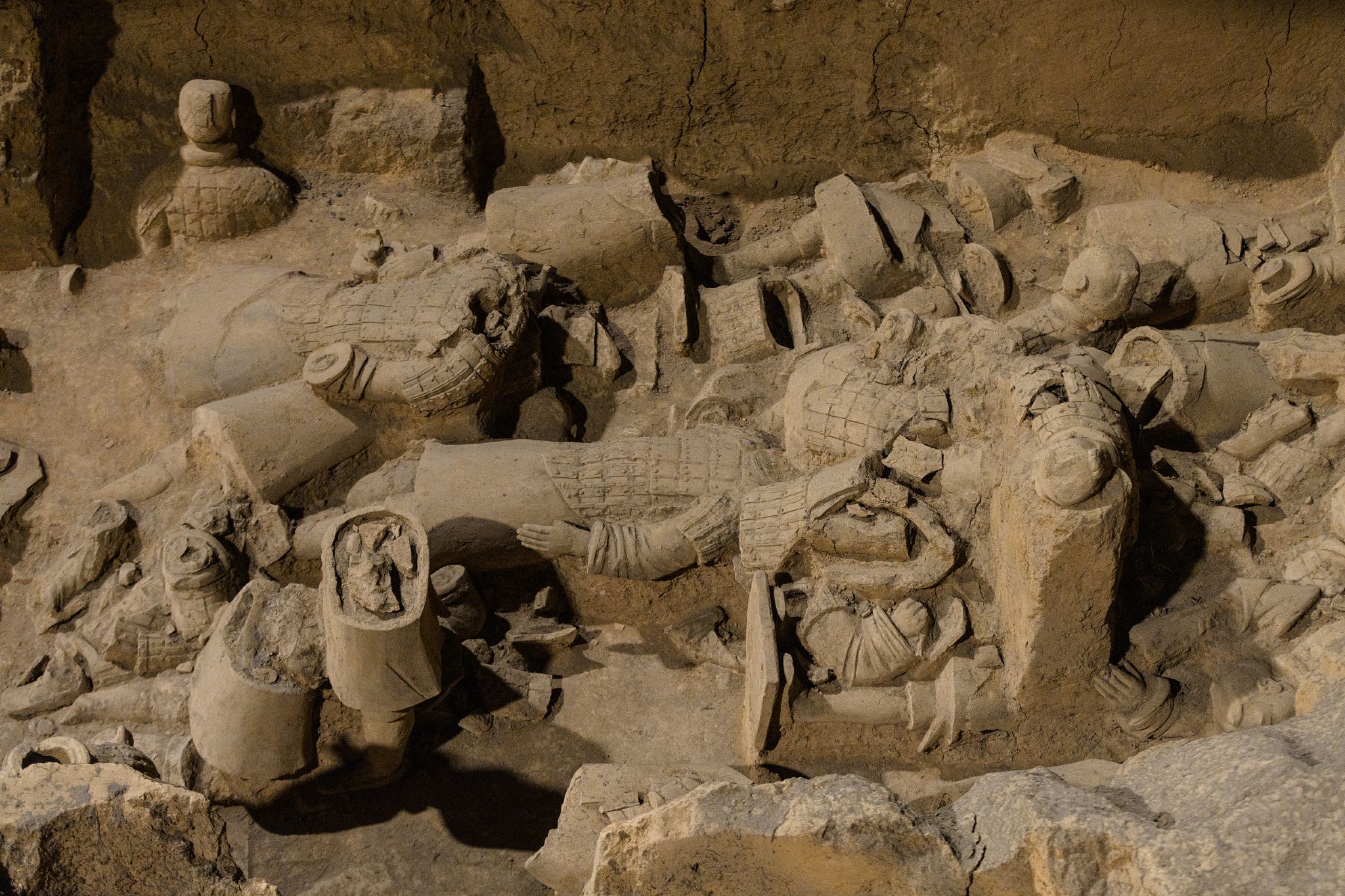 Xi'an Private 1-Day Tour of Terracotta Warriors, City Wall, Big Wild Goose Pagoda, Banpo Museum, Muslim Street