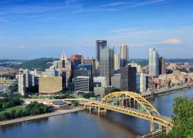 Hotel dekat Roberto Clemente Bridge