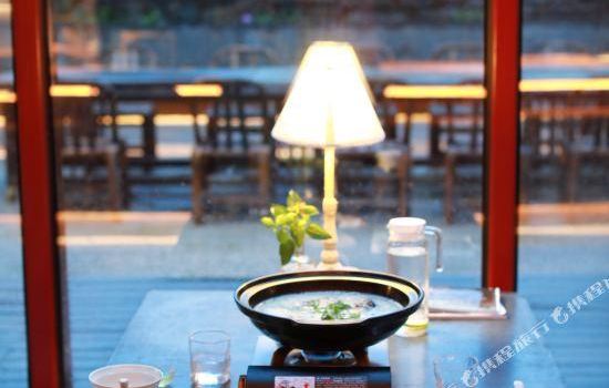水岸边私房菜馆