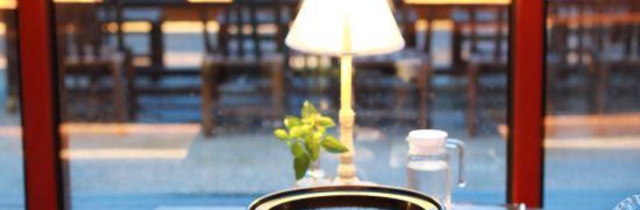 水岸边私房菜馆