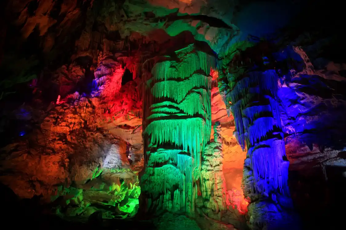 Hotels near Yanxiang Cave
