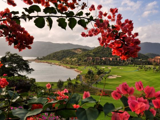 Sanya Begonia Bay Peninsula Golf