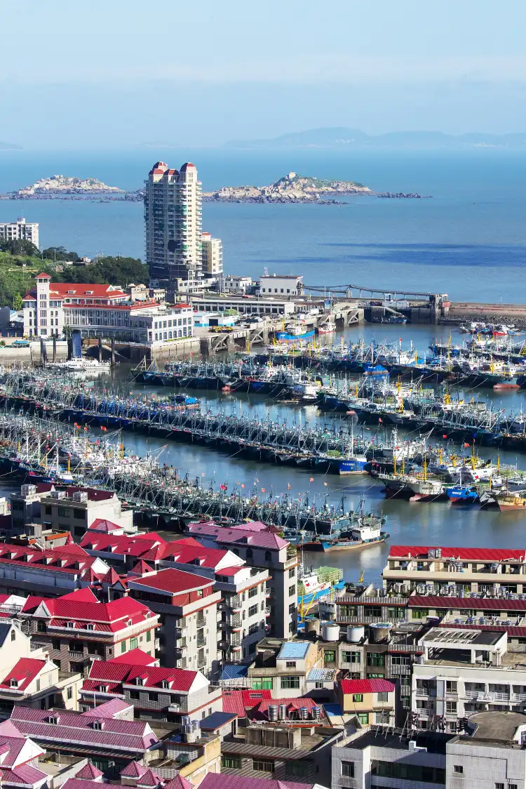 Hotels near Huangqi Peninsula