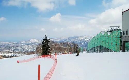 札幌滑雪场也是一处蛮大的独家圣地，这里的化学项目都是很长的时