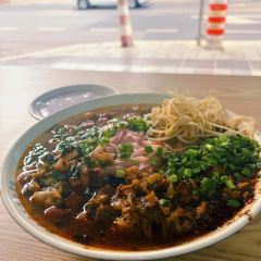 啊墨江牛烂烀米线 User Photo