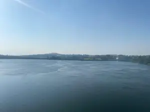 埃亚西湖
