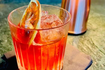 Venerie Bar by Square