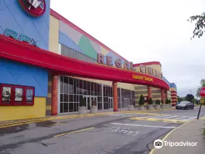 Regal Fox Run