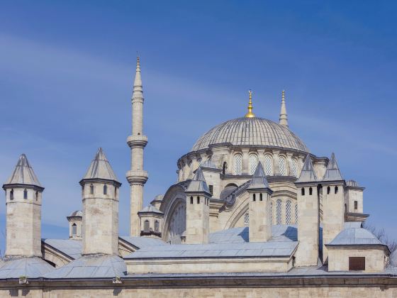 Nuruosmaniye Mosque