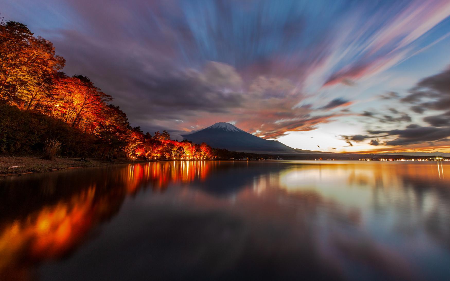 山中湖日落海灘紅葉祭 | 山中湖村