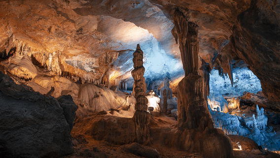 Dushan Tiandong Scenic Area