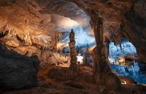 獨山天洞景區門票+溶洞觀光票+魔毯+單程觀光車+鴿子樂園門票+4個動力項目成人