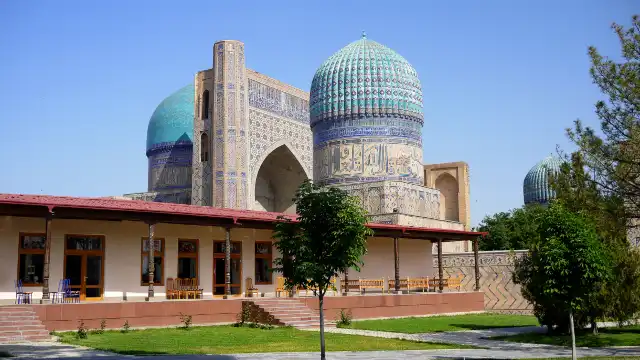 Hotels near Bibi-Khanym Mosque